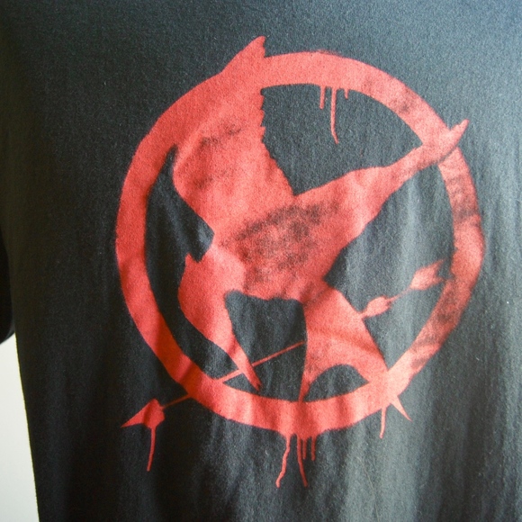 Hunger Games Mocking Jay Part 2 L Graphic T-Shirt - Picture 2 of 6